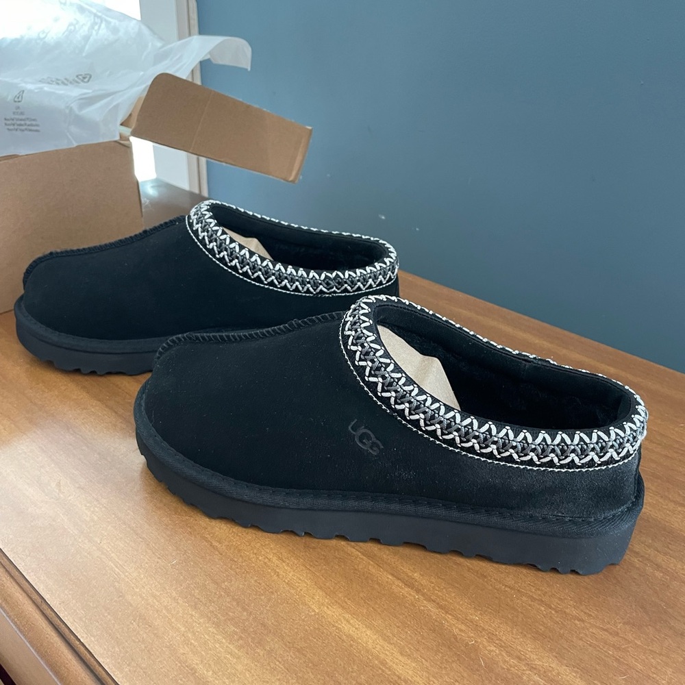 NWT UGG Tasman slip-on